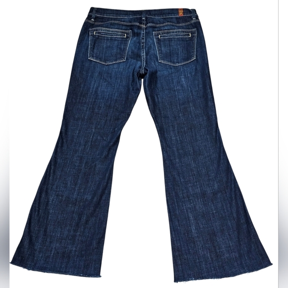 7 For All Mankind Women's Cropped/Capri With Flare Jeans. Size 28 - Picture 3 of 7